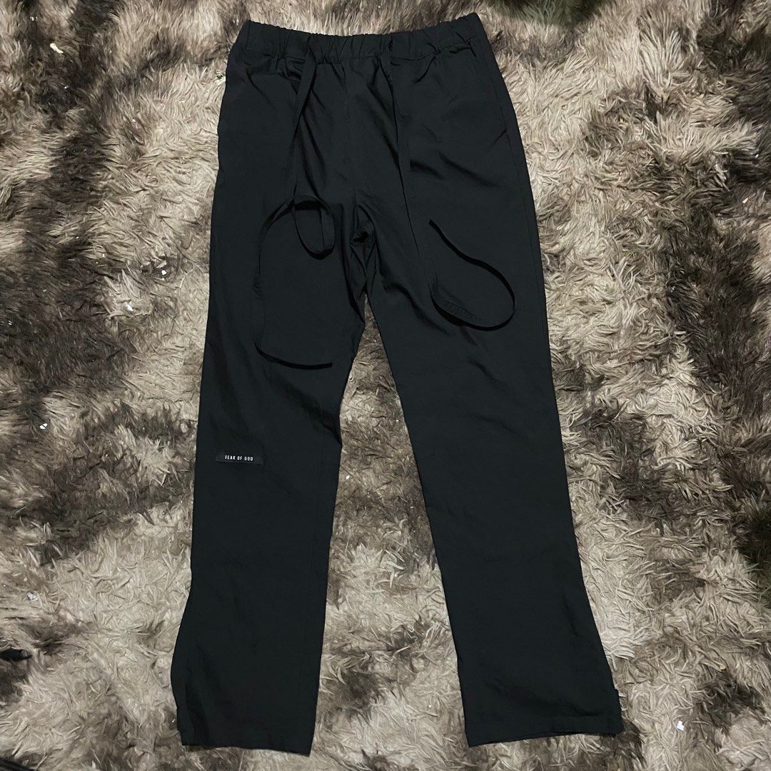 Fear Of God Pants (Category: Trousers) located in San Fernando. Submitted by dopaminesupplyy (Listing ID 1331492001, Image 2). Description: Size 30-32 Length 41.5 No issue .