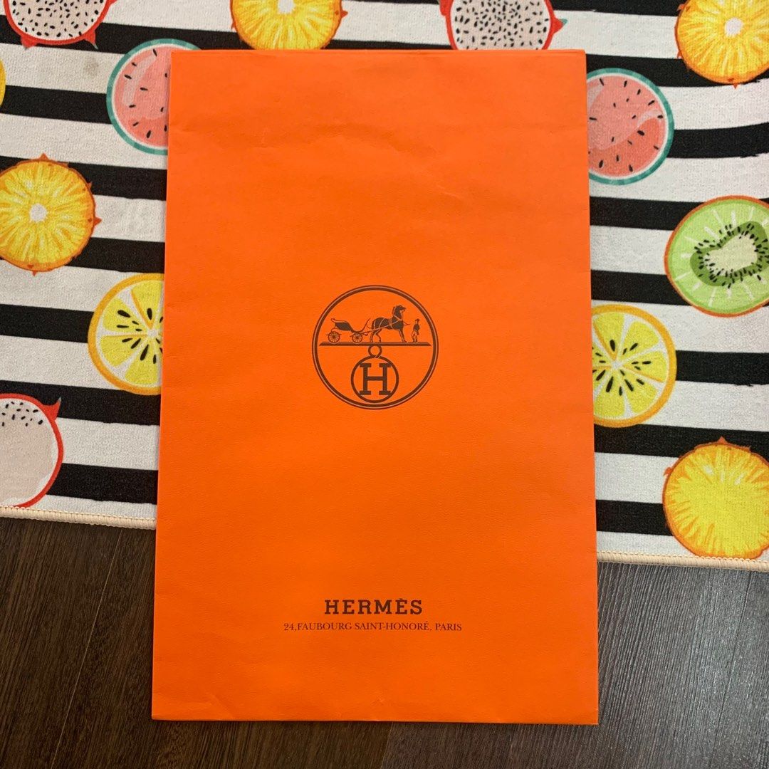 Hermes Sleeve (Category: Luxury Accessories) located in Manila. Submitted by thekidshop (Listing ID 1331523363, Image 1). Description: 17x11 inches .