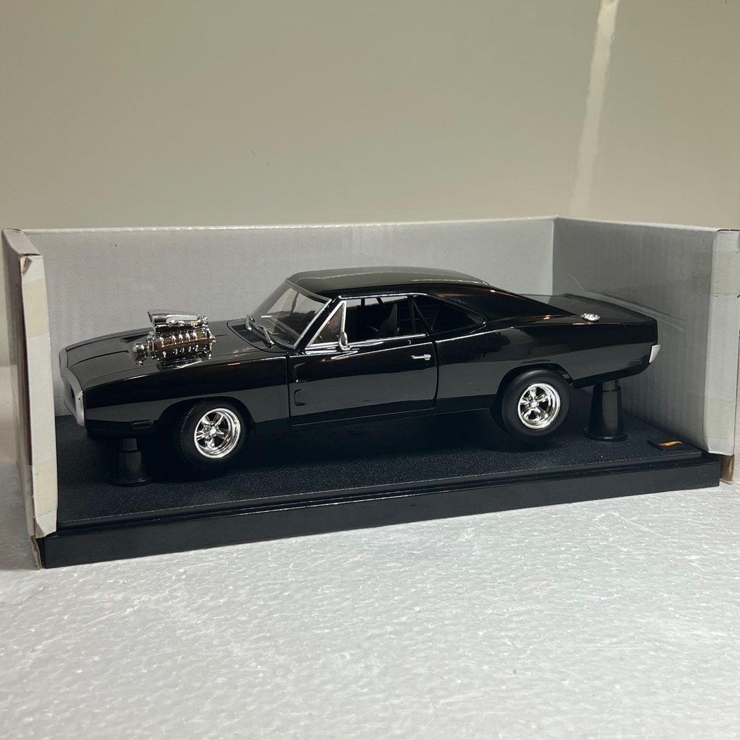 Hot Wheels 1/18 Fast & Furious Dom's 1970 Dodge Charger Hot Wheels 1/18 Fast & Furious Dom's 1970 Dodge Charger