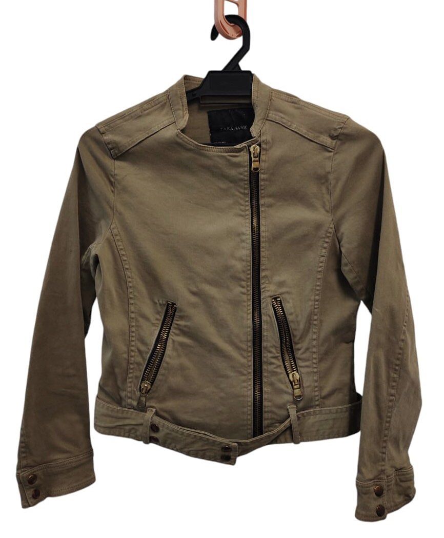 Jacket Denim Zara Basic (Category: Coats, Jackets and Outerwear) located in Kuala Lumpur. Submitted by ynabcdior (Listing ID 1331555124, Image 1). Description: DENIM JACKET ZARA BASIC RM40 (nego) exclude postage COD : SERI KEMBANGAN / PUTRAJAYA CONTACT NUMBER : 011 1904 4882.