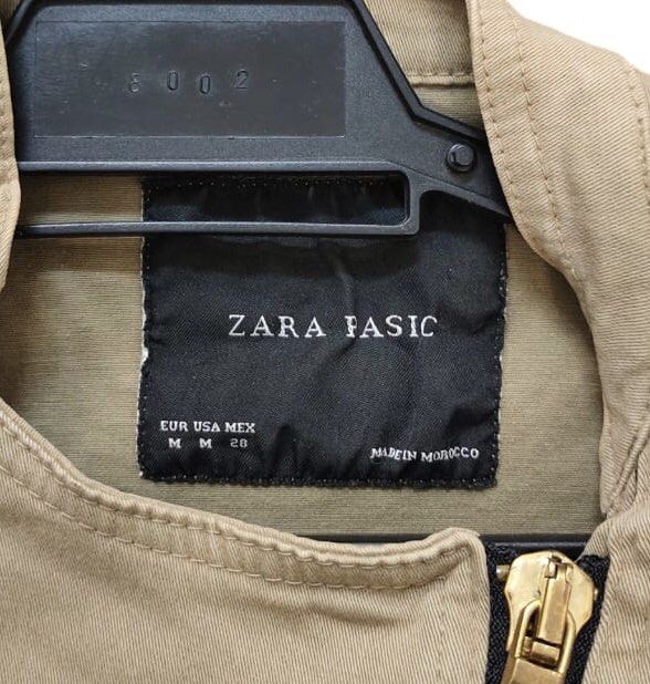 Jacket Denim Zara Basic (Category: Coats, Jackets and Outerwear) located in Kuala Lumpur. Submitted by ynabcdior (Listing ID 1331555124, Image 3). Description: DENIM JACKET ZARA BASIC RM40 (nego) exclude postage COD : SERI KEMBANGAN / PUTRAJAYA CONTACT NUMBER : 011 1904 4882.