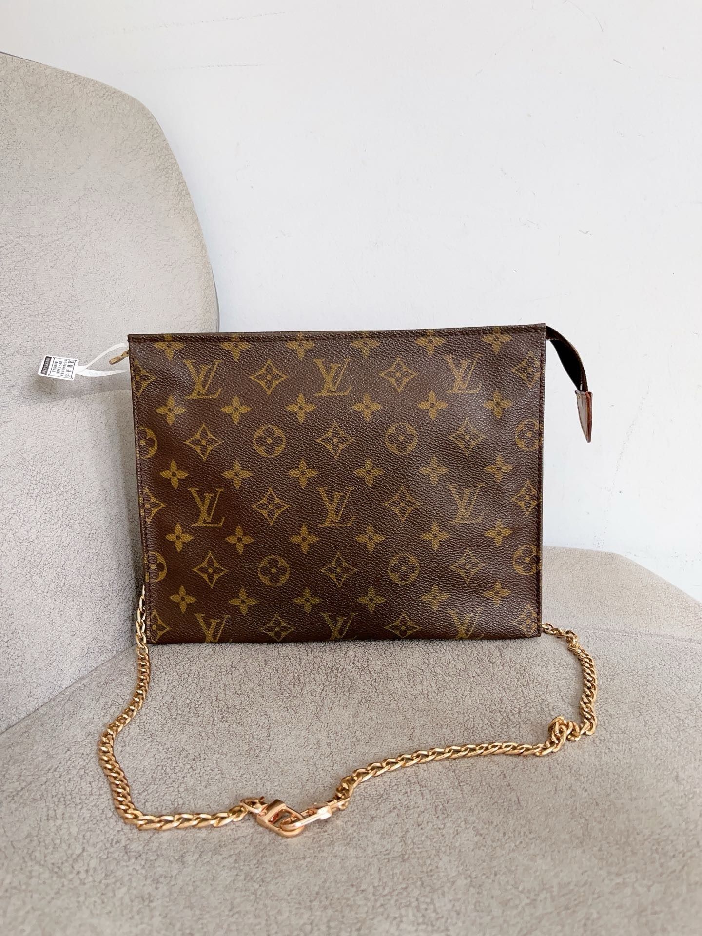 Chain Louis Vuitton Toiletry Pouch 26 Canada LV Poche Toilette NM