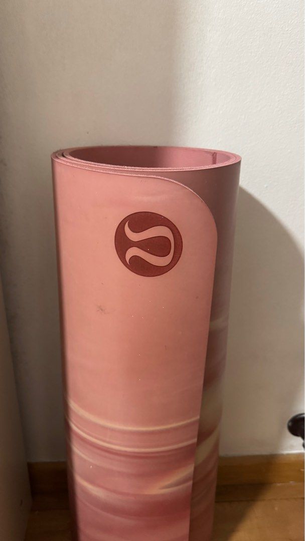 Lululemon Yoga Mat 5mm, Sports Equipment, Exercise & Fitness, Exercise