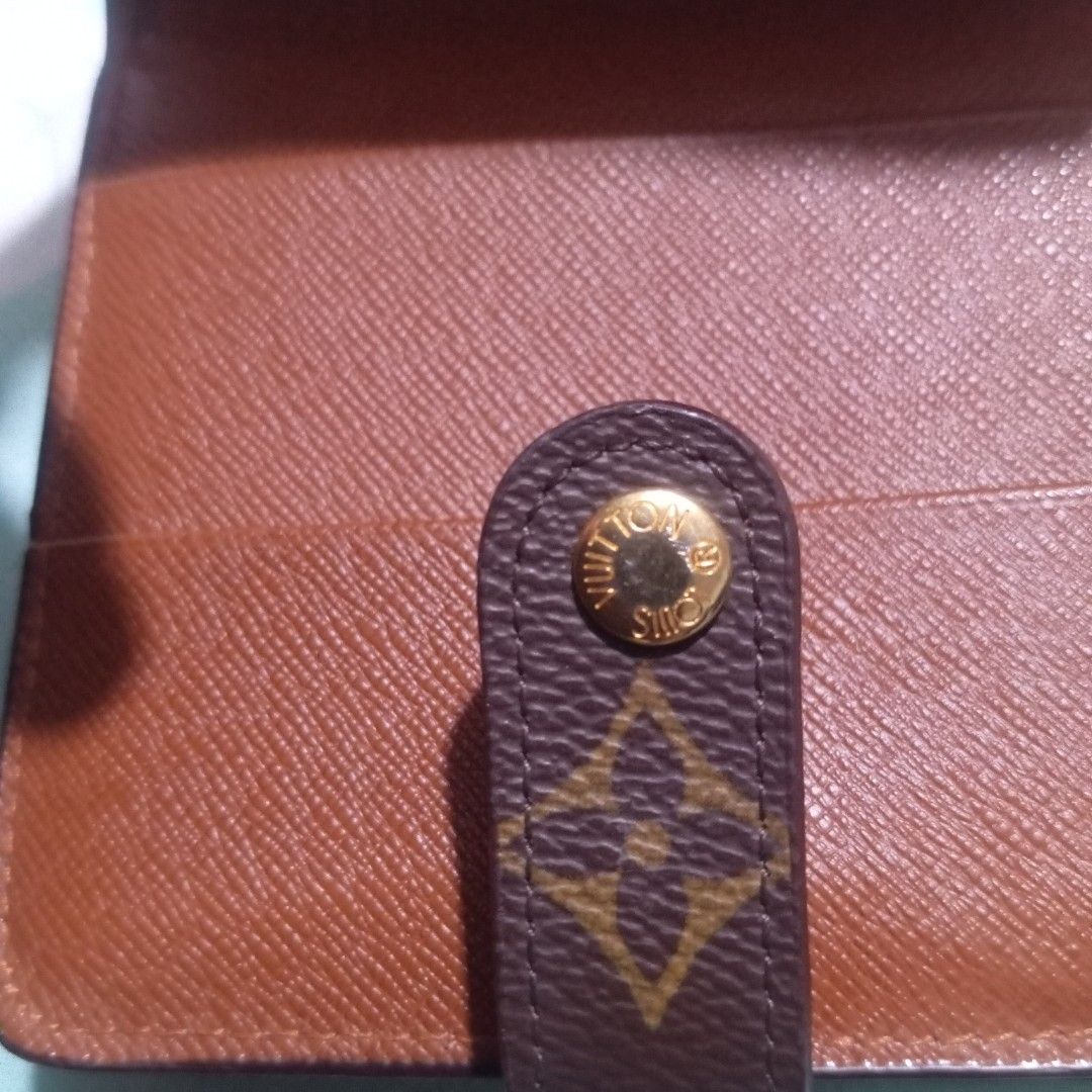 LV wallet (Category: Luxury Bags & Wallets) located in Bacolod City. Submitted by liezel_121920 (Listing ID 1331484647, Image 3). Description: .