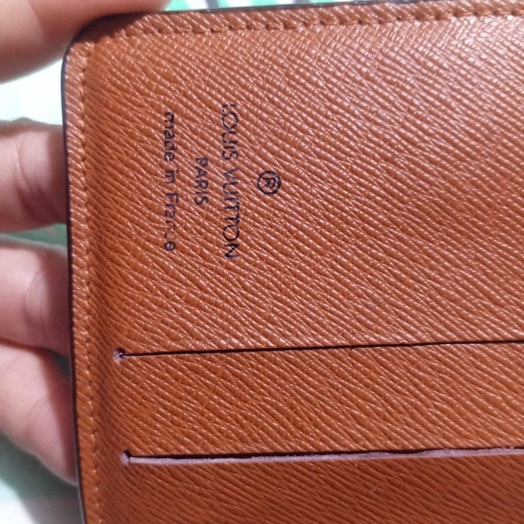 LV wallet (Category: Luxury Bags & Wallets) located in Bacolod City. Submitted by liezel_121920 (Listing ID 1331484647, Image 2). Description: .
