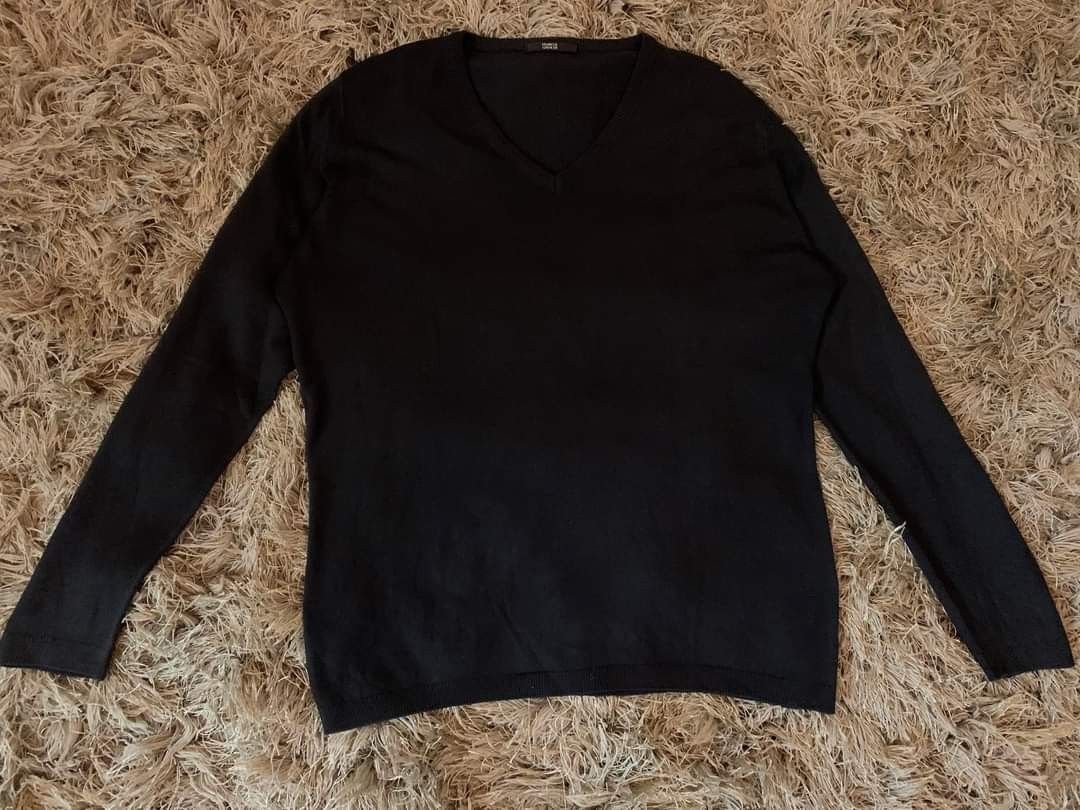 MARKS AND SPENCER LONGSLEEVE (Category: Activewear) located in Manila. Submitted by exxonb (Listing ID 1331499414, Image 1). Description: ‼️100% BRANDED I 100% AUTHENTIC‼️ 💃Marks & Spencer Longsleeves💃 ₱350.00 🖇️ BRAND NAME : Marks & Spencer 🖇️ Size: LARGE 🖇️ LENGTH: 27inches WAISTLINE: 20inches SLEEVES: 26inches SHOULDER: 17inches 🖇️ Some color may change due to lighting or room temperature 🖇️ Please manage your expectations 📌 REMOVABLE 