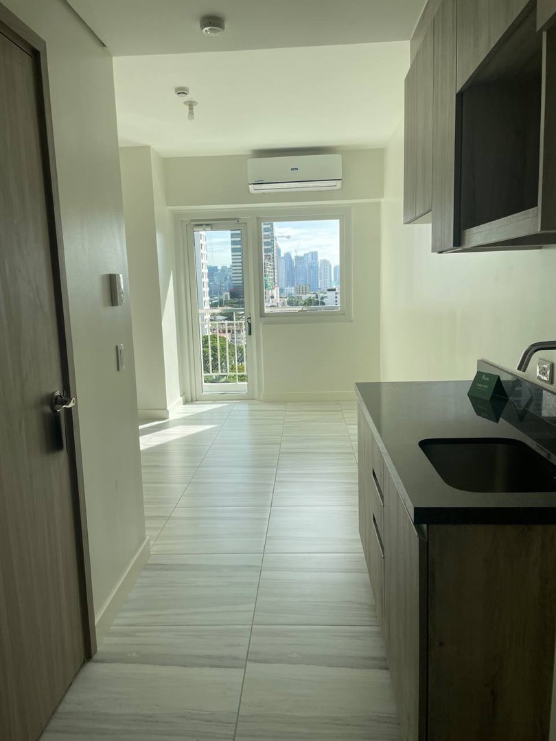 (Category: ) located in . Submitted by bnbee (Listing ID 1331415385, Image 1). Description: .