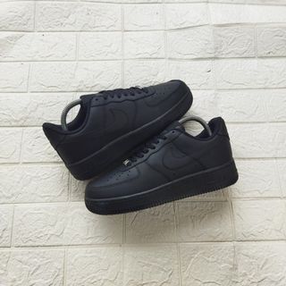 (Kategori: ) berada di . Dikirim oleh allout_sneakerss (ID iklan 1331521249, Gambar 1). Deskripsi: .