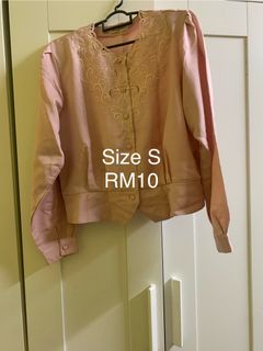 (Category: ) located in . Submitted by waneycloset_ (Listing ID 1331533041, Image 1). Description: .