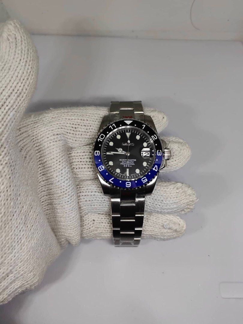 Seikolex batman (Category: Men's Watches) located in Manila. Submitted by moneyunlimited (Listing ID 1331524172, Image 2). Description: Seikolex Batman Mod ALL BRAND NEW. - 904L Stainless Submariner Case - NH35A Movement w/ Winding & Hacking Mechanism - 40mm Case Diameter - 20mm Lug Width - Oyster Bracelet - Sapphire Crystal Glass - Date Magnifier - Mercedes Hands - Ceramic Bezel Disclaimer: Not affiliated with the brands shown. Copyright and reg