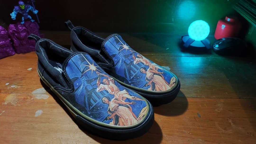 Skechers X star wars size 42 5 vintage rare Fesyen Pria Sepatu Sneakers di Carousell