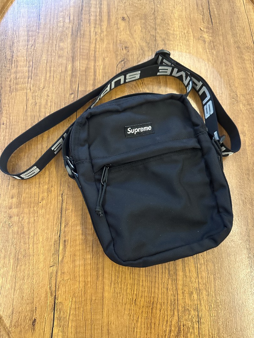Supreme shoulder bag SS18