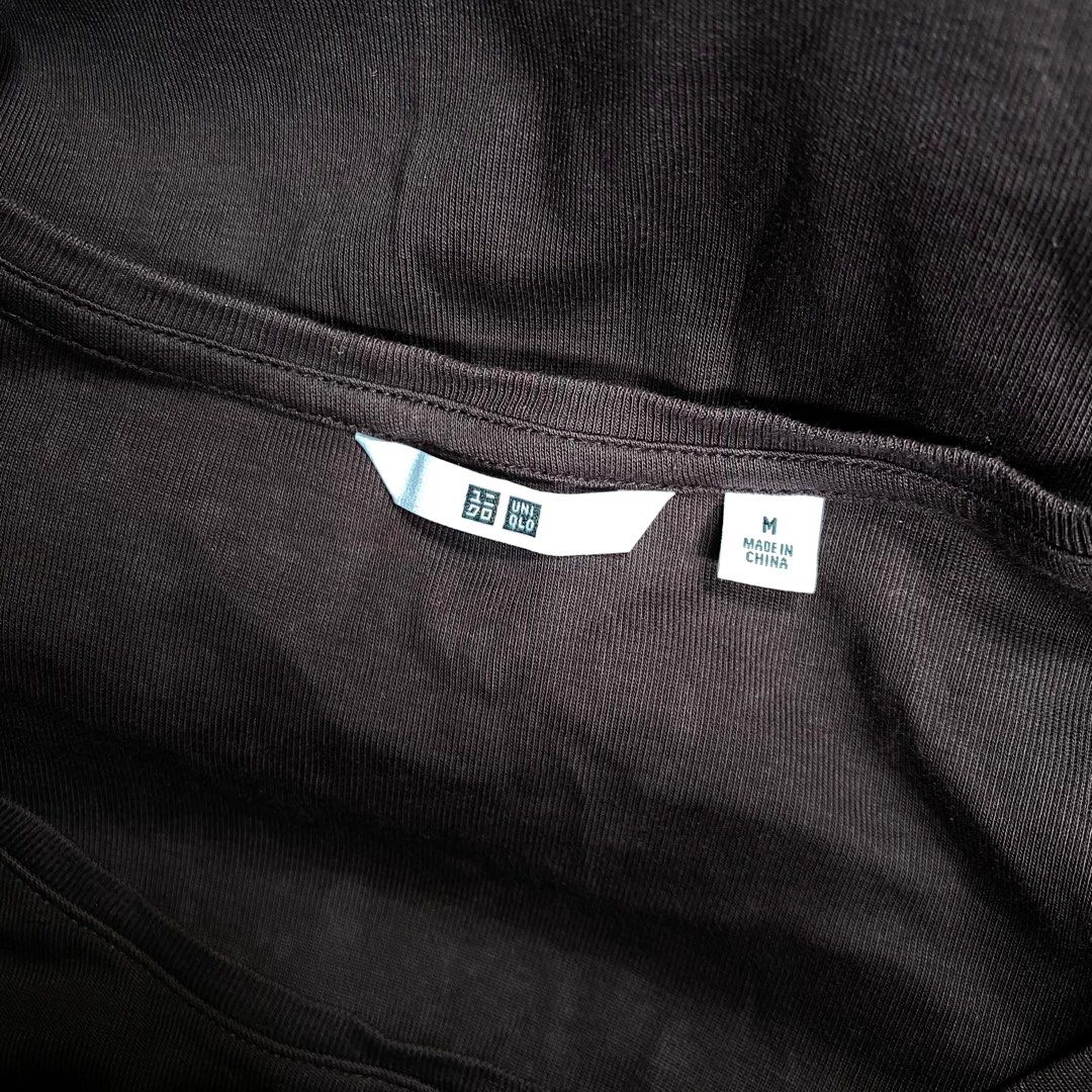 Uniqlo 3/4 sleeve sweater (Category: Longsleeves) located in Cauayan City . Submitted by edumpz (Listing ID 1331425191, Image 2). Description: • M on tag 🏷️ • 8/10 condition ⭐️ • SF shouldered by buyer RFS: decluttering MOP: Gcash 💸 .