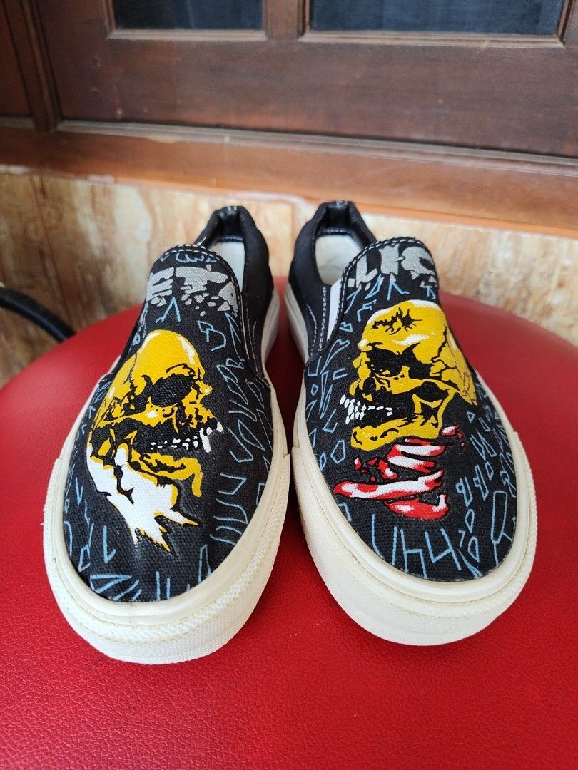 Vans Slip On Metallica Size 39 Fesyen Pria Sepatu Sneakers di Carousell