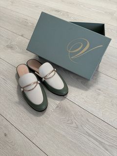 Venilla  Suite loafers 鞋  (white with green color )629757737365791128