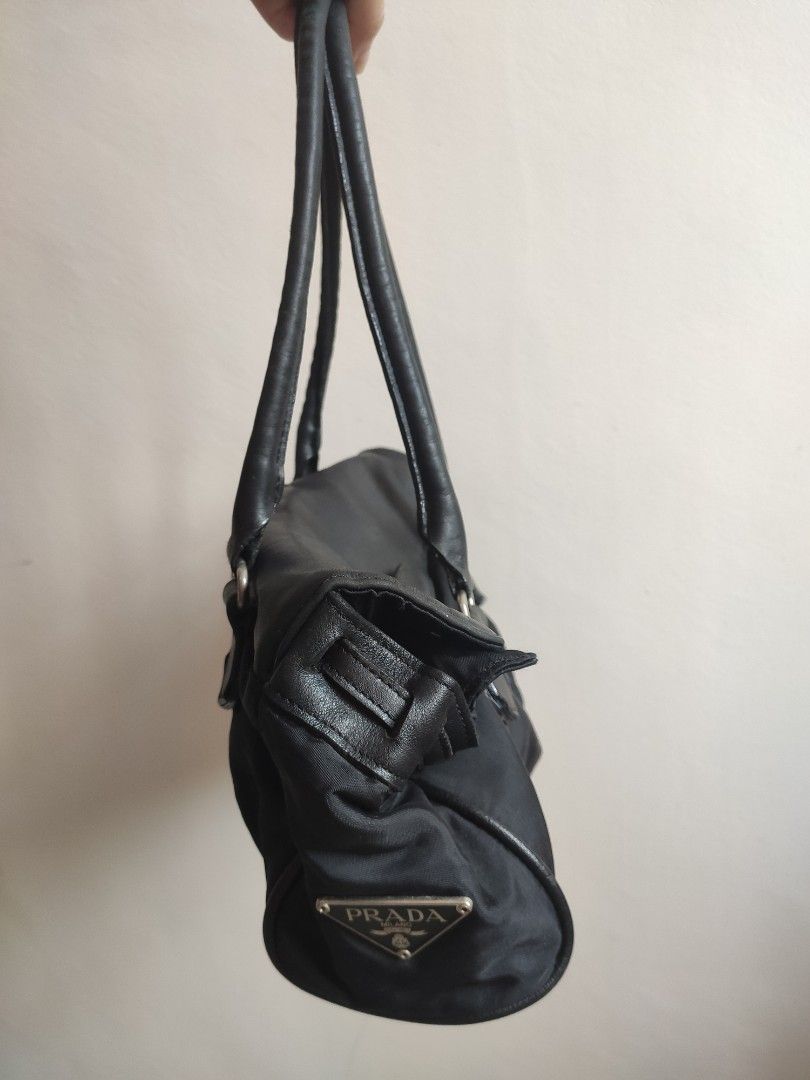 Vintage black prada bag 2025
