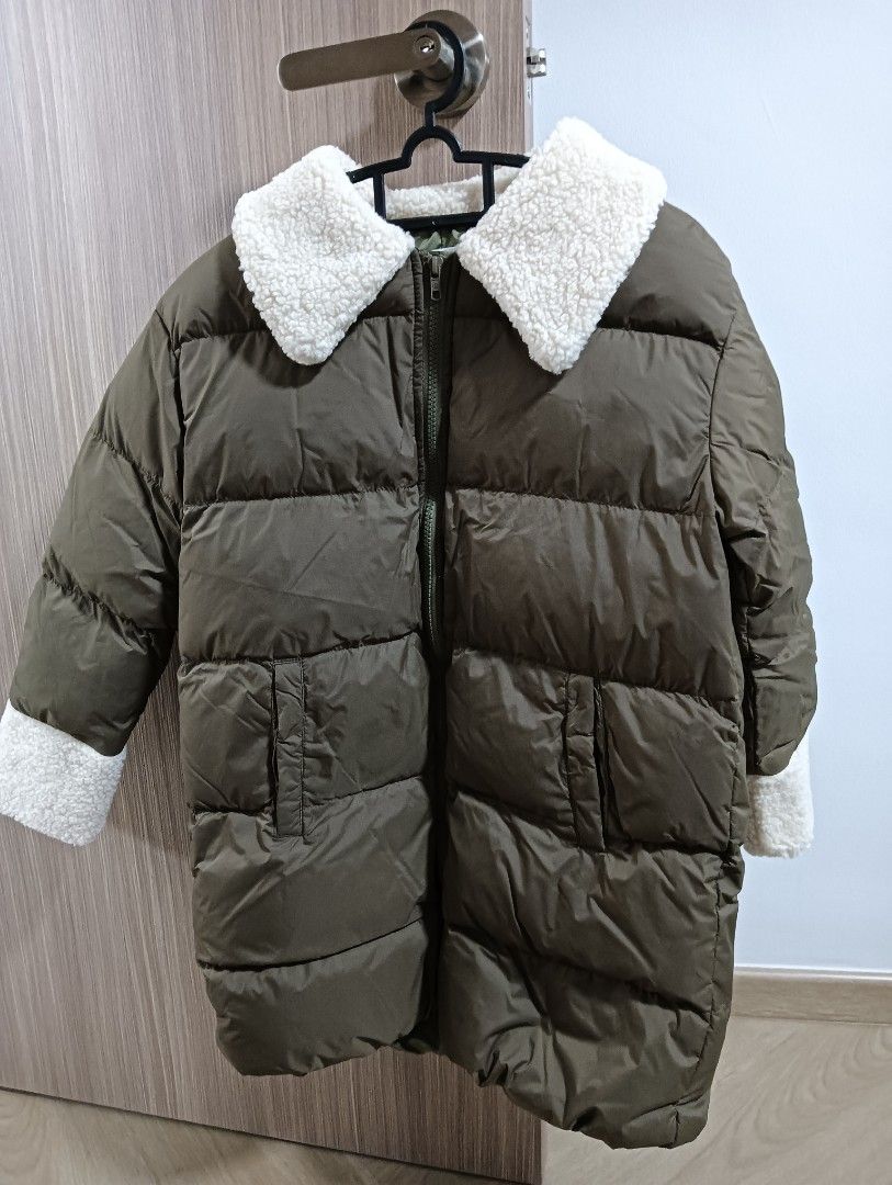 Winter Jacket (Category: Babies & Kids Fashion) located in Singapore. Submitted by femme0612 (Listing ID 1331456867, Image 1). Description: Brand new winter jacket. Suitable for 8- 9 year old. Ptp: 48 cm Length: 70cm Selling as it's too small for my child..