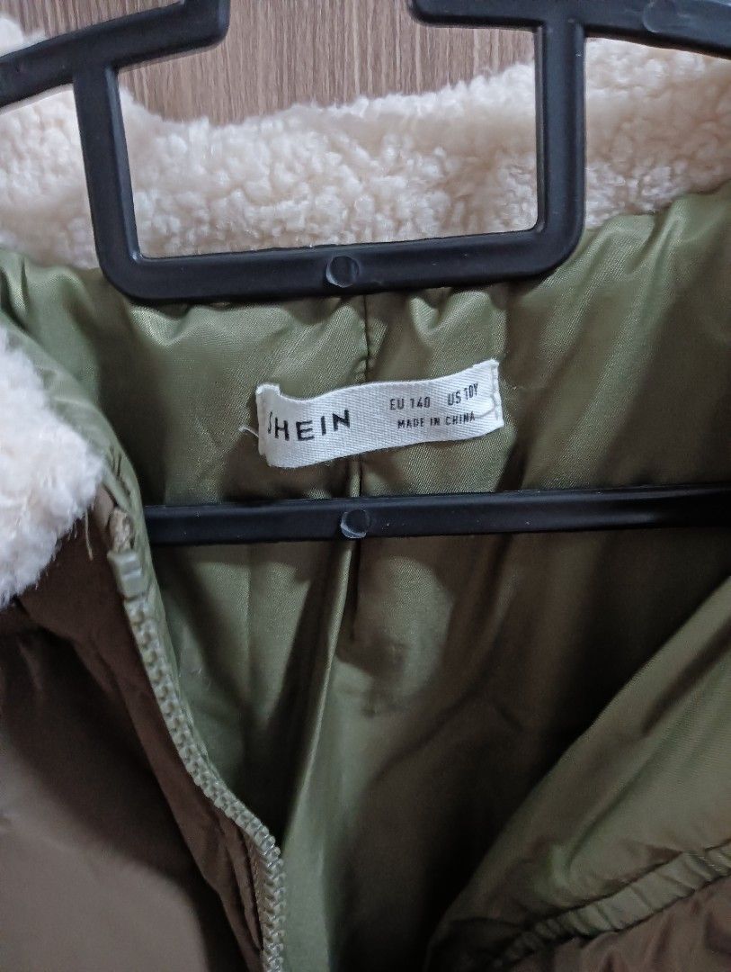 Winter Jacket (Category: Babies & Kids Fashion) located in Singapore. Submitted by femme0612 (Listing ID 1331456867, Image 2). Description: Brand new winter jacket. Suitable for 8- 9 year old. Ptp: 48 cm Length: 70cm Selling as it's too small for my child..
