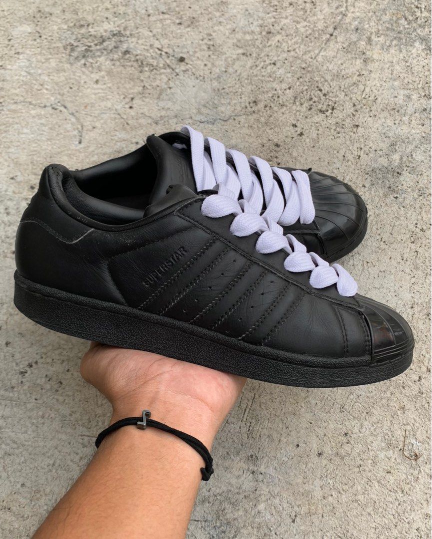Adidas Superstar Glossy Toe Full Black, Fesyen Pria, Sepatu , Sneakers di Carousell Adidas Superstar Glossy Toe Full Black, Fesyen Pria, Sepatu , Sneakers di Carousell