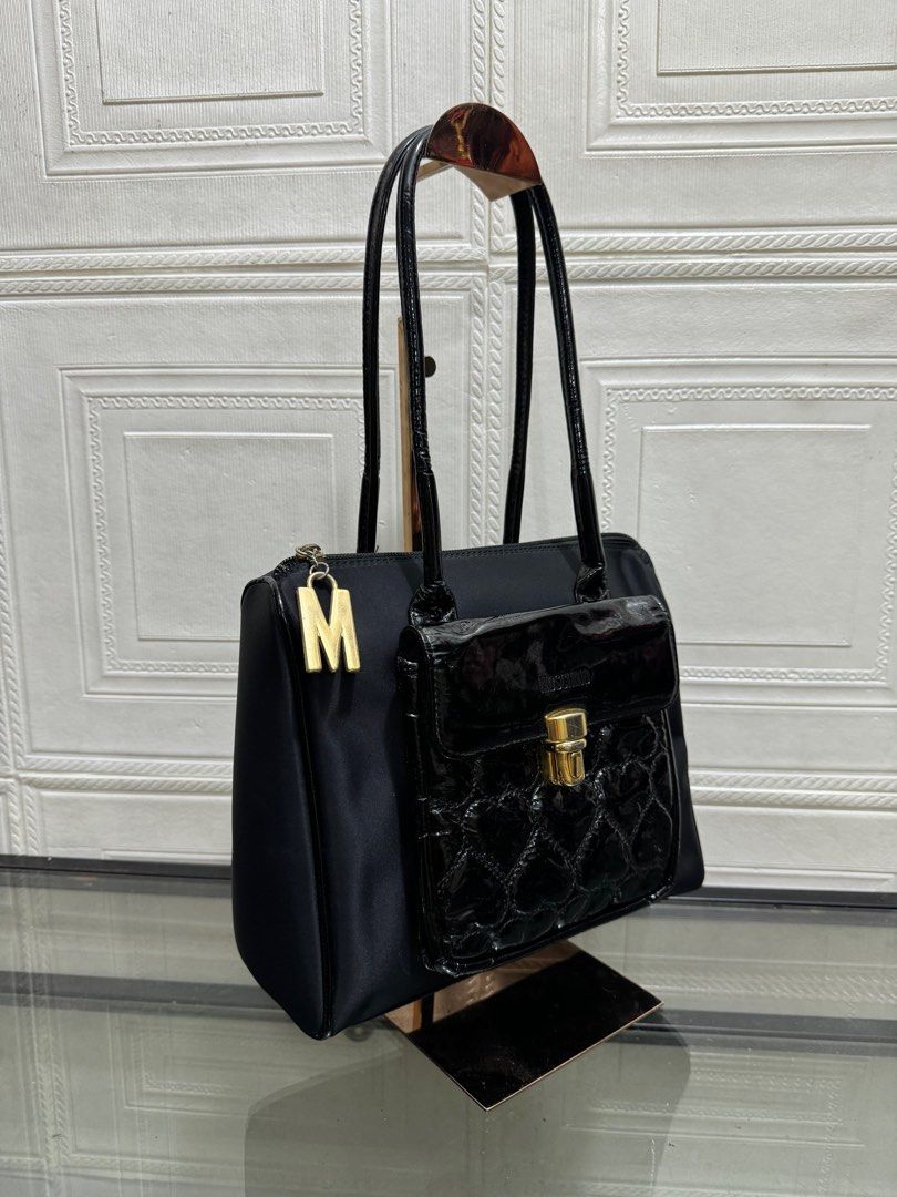 Authentic mochino mini shoulder bag (Category: Luxury Bags & Wallets) located in Rizal. Submitted by houseofbell (Listing ID 1331574267, Image 2). Description: .