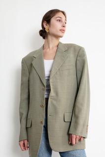 (Category: ) located in . Submitted by classychiccloset (Listing ID 1331631862, Image 1). Description: .
