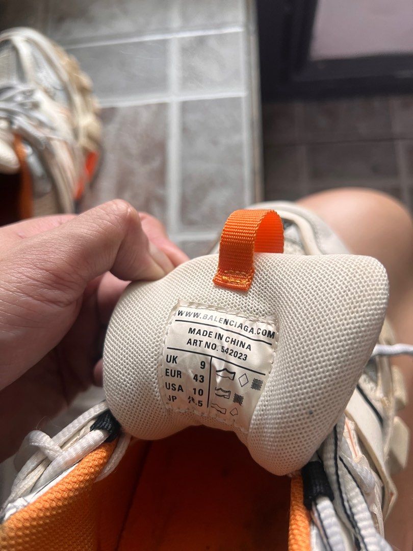 balenciaga (Category: Sneakers) located in Marikina City. Submitted by givenchyboy (Listing ID 1331625821, Image 3). Description: pm for details.