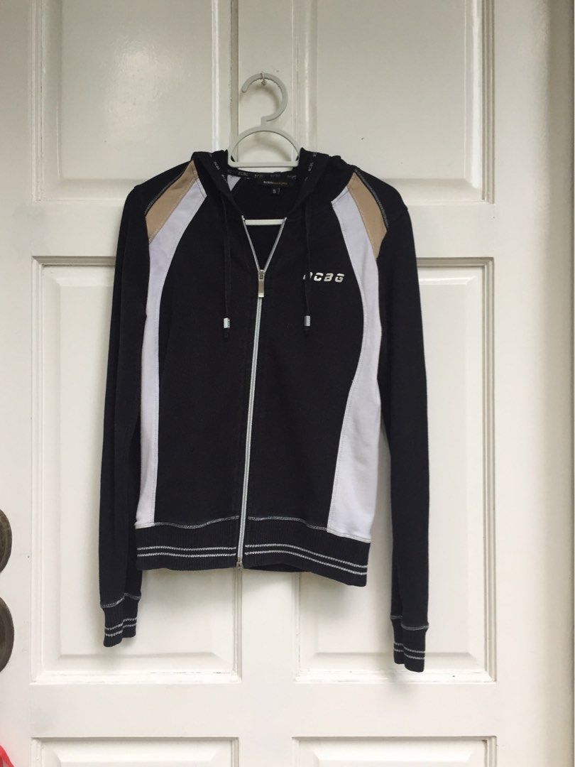 🕊️Free! BCBG Max Azria Black Jacket with hood (Category: Coats, Jackets and Outerwear) located in San Pablo. Submitted by restoredchic (Listing ID 1331666311, Image 1). Description: Free for a minimum purchase of 500 pesos BCBG Open Front Jacket Size Black Size Small Fit for Small Measurements : Lay Flat ( in Inches) Length- 23” Chest- 14” Bottom Width- 16” Sleeves - 24” Material: 95% Cotton 5% Spandex Features: •Style Profile: Essential, Cozy, 