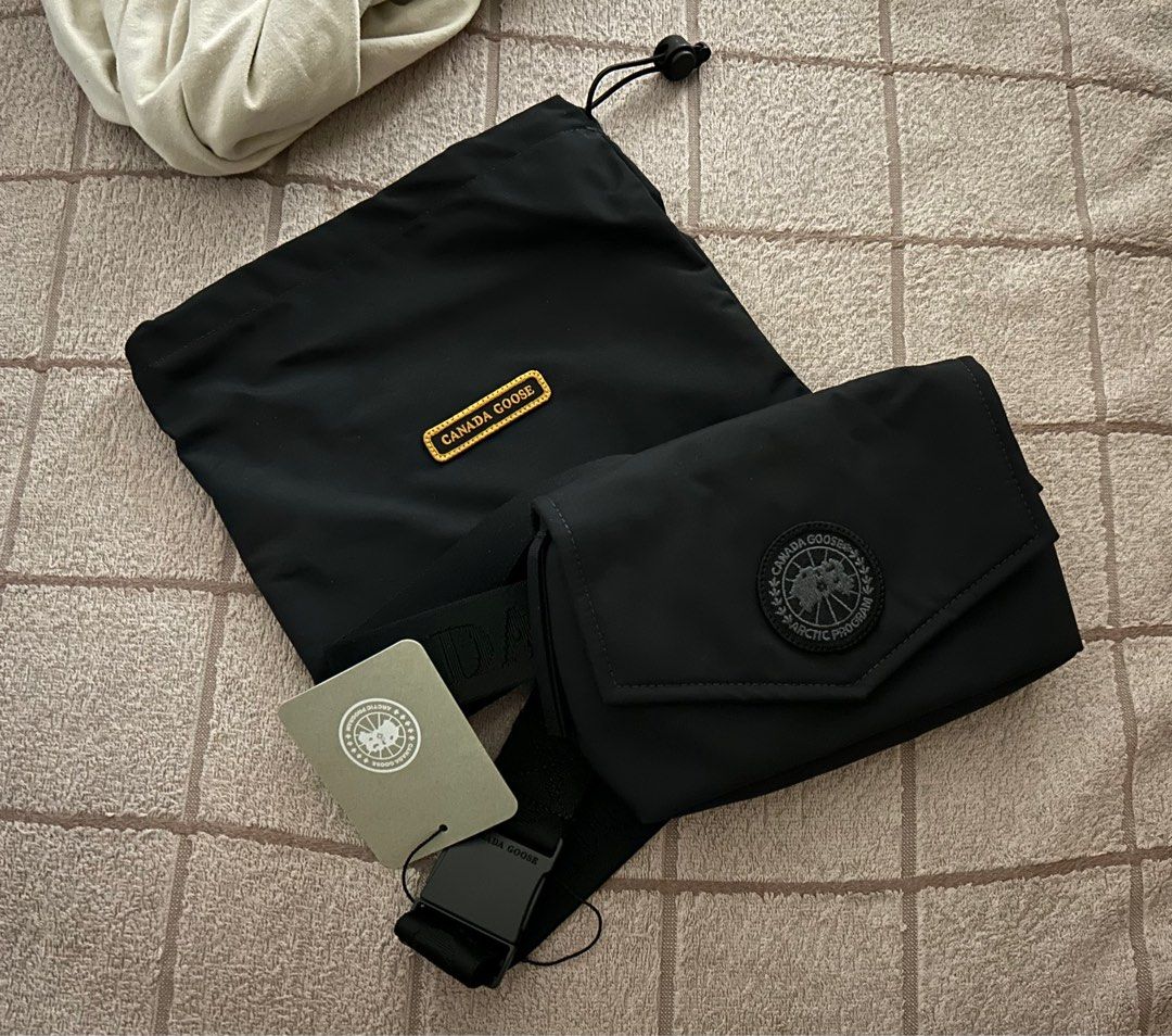 Canada Goose Belt Cross-body Bag 斜孭袋, 女裝, 手袋及銀包, 多