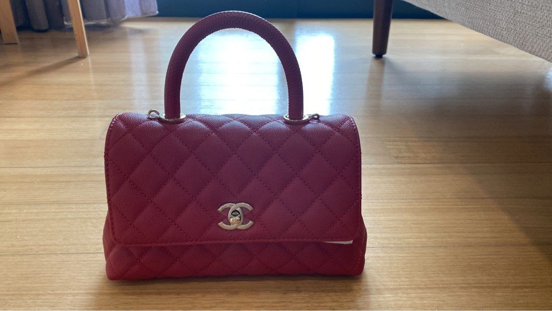 Chanel coco handle small, red, 2022 (Category: Bags & Wallets) located in Singapore. Submitted by laeticia_w (Listing ID 1331622002, Image 1). Description: very good condition like new. no damage no scratch no scuff no discoloration.