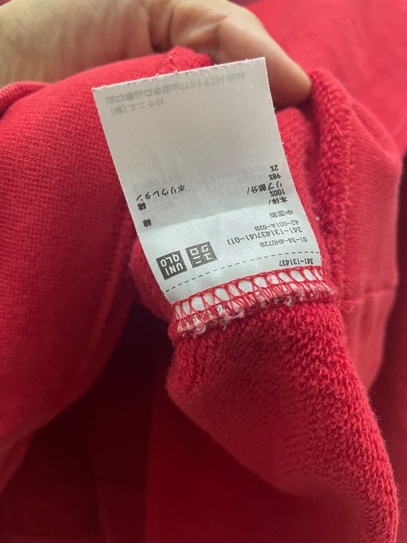 COCA COLA SWEATSHIRT (Category: Activewear) located in Muar. Submitted by lawalawa.bundle (Listing ID 1331663452, Image 3). Description: 🍿Coca Cola Sweatshirt by Uniqlo 🍿Condition 8/10 🍿Color : Red 🍿Size : Pit 24 Labuh 27 (L) 🍿Postage add RM8 SM RM16 SS 🍿❌Dfod.