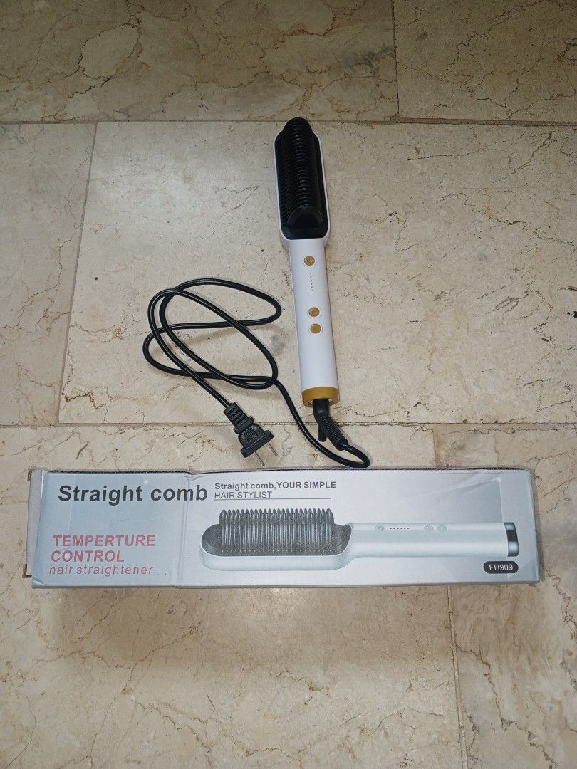 Comb Hair Straightener (Category: Hair) located in Caloocan City. Submitted by declutterpreneur (Listing ID 1331603702, Image 1). Description: .