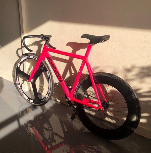 自転車本体 DOSNOVENTA HUSTON NEON PINK DOSNOVENTAの超人気車種も