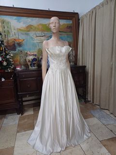 (Category: ) located in . Submitted by fashionlibraryph (Listing ID 1331678385, Image 1). Description: .