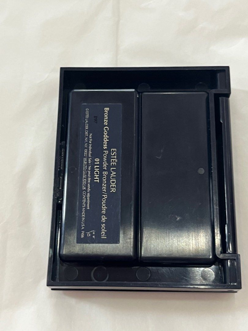ESTEE LAUDER BRONZE GODDESS POWDER 5g (Category: Makeup) located in San Juan City. Submitted by cashfrancefashioncosmetics_ph (Listing ID 1331613667, Image 2). Description: ‼️ESTEE LAUDER BRONZE GODDESS POWDER 5g 📌650 ONLY SHADE:01 LIGHT No box.