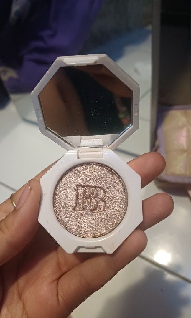 Fenty Beauty Highlighter Kilawatt Foil Shade Sand Castle