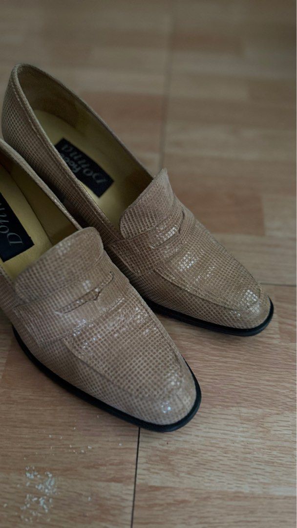 Ficce Donna Block Heels / heeled loafers (Category: Heels) located in Pasig City. Submitted by p.bizz (Listing ID 1331655694, Image 1). Description: 23.5 cm.