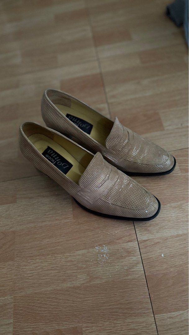 Ficce Donna Block Heels / heeled loafers (Category: Heels) located in Pasig City. Submitted by p.bizz (Listing ID 1331655694, Image 2). Description: 23.5 cm.
