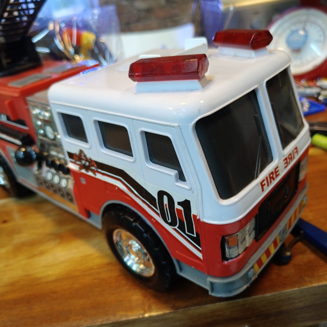 Fire truck with ladder (Category: Kids Toys) located in Manila. Submitted by rossinicalabig (Listing ID 1331638972, Image 3). Description: 200 Pesos Working wheels. Working ladder. High quality plastic or.