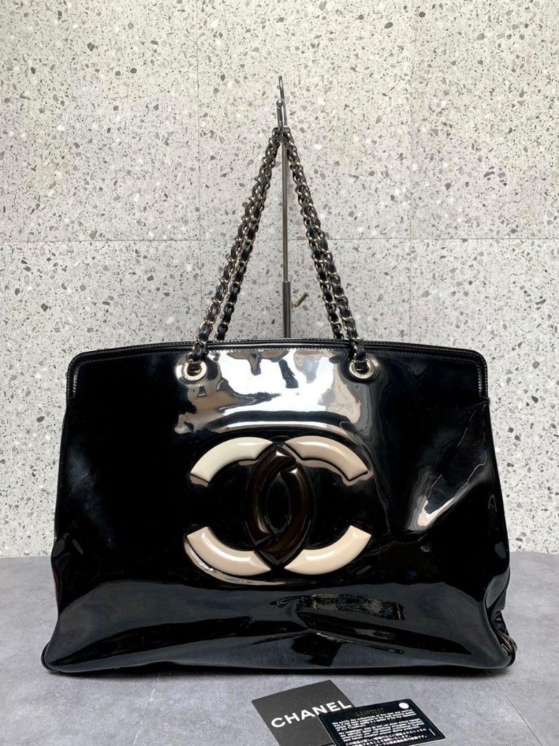 Good Deal!!, VGC Chanel CC patent tote bag seri 13 with holo card