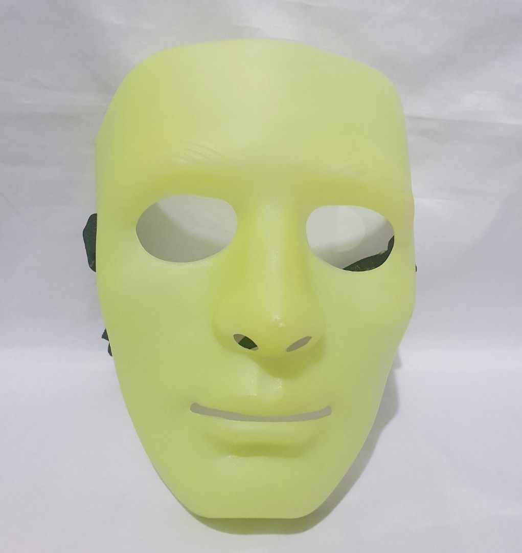 Halloween mask (Category: Occasions & Party Supplies) located in Las Pinas. Submitted by cherry_luvs_dresses (Listing ID 1331699576, Image 1). Description: good as new hight quality adult size.