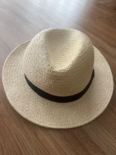 (Category: ) located in . Submitted by shopaholicpixie (Listing ID 1331590973, Image 1). Description: .