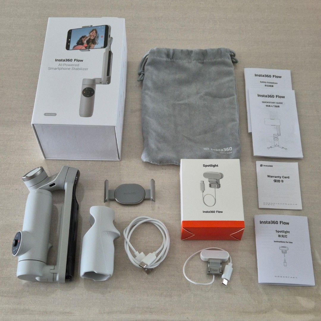Insta360 Flow スマートフォンスタビライザー箱付 Spotligh付 Buy Flow - AI Tracking Smartphone Gimbal Stabilizer - Insta360