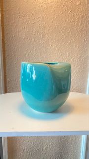 (Category: ) located in . Submitted by decluttering.yay (Listing ID 1331623855, Image 1). Description: .