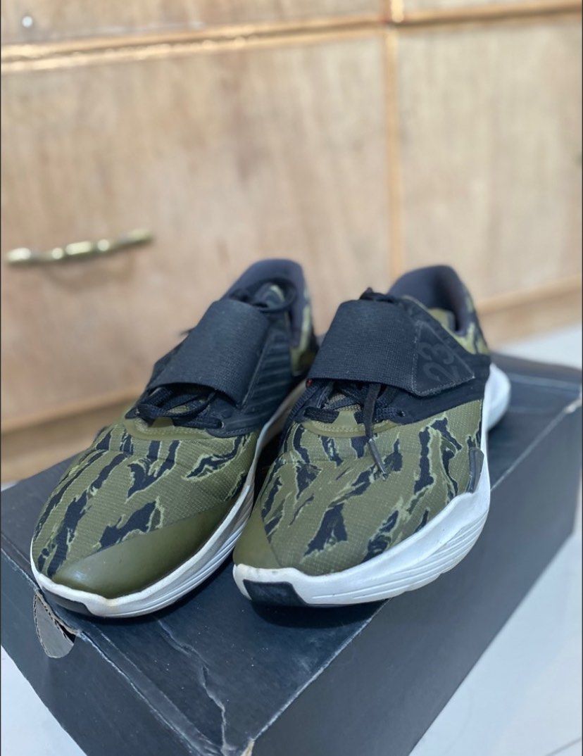 Jordan Relentless Olive Canvas