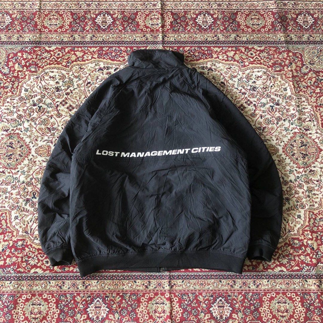 Lost Management Cities LMC reversible boa fleece jacket Fesyen Pria Pakaian Baju Luaran di Carousell