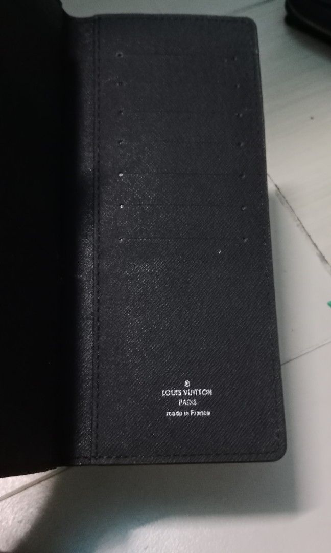 Louie Vuitton long wallet (Category: Luxury Bags & Wallets) located in Manila. Submitted by carlitoboh66625 (Listing ID 1331620397, Image 2). Description: Louie Vuitton long wallet excellent condition price 350.
