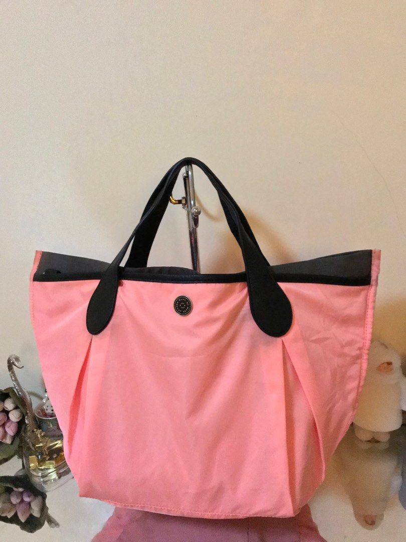 💜💕Marc by Marc Jacobs Plentiful Medium Tote Bag (Category: Luxury Bags & Wallets) located in Quezon City. Submitted by wheremyheart_is (Listing ID 1331595922, Image 1). Description: <item is available as long as posted> auth-orig.,hard to come by collector must own piece, well-kept well-loved con.,sign of usage, negligible faintly visible color wear streaks & needs a bit of tlc on its upper corners hence selling low, no sling included, medium, 