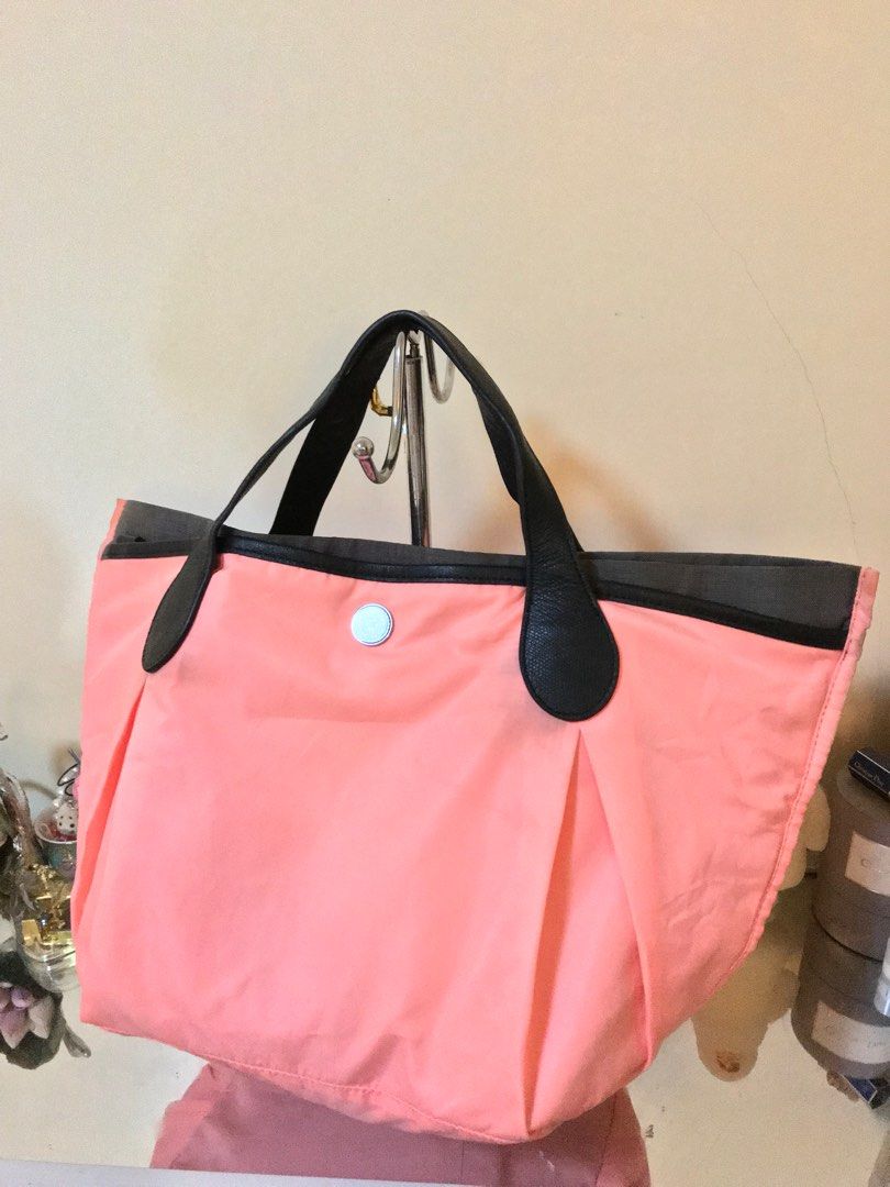 💜💕Marc by Marc Jacobs Plentiful Medium Tote Bag (Category: Luxury Bags & Wallets) located in Quezon City. Submitted by wheremyheart_is (Listing ID 1331595922, Image 3). Description: <item is available as long as posted> auth-orig.,hard to come by collector must own piece, well-kept well-loved con.,sign of usage, negligible faintly visible color wear streaks & needs a bit of tlc on its upper corners hence selling low, no sling included, medium, 