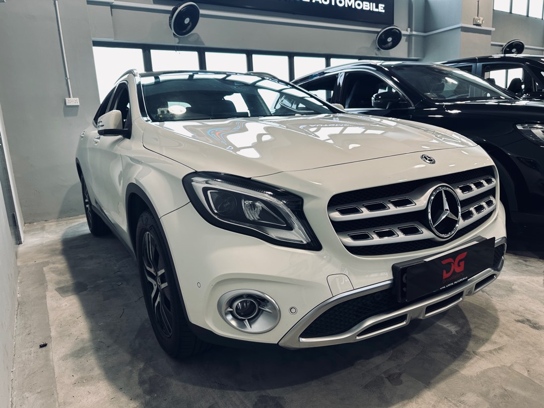 Mercedes-Benz GLA-Class GLA200 (A)62872684511489111
