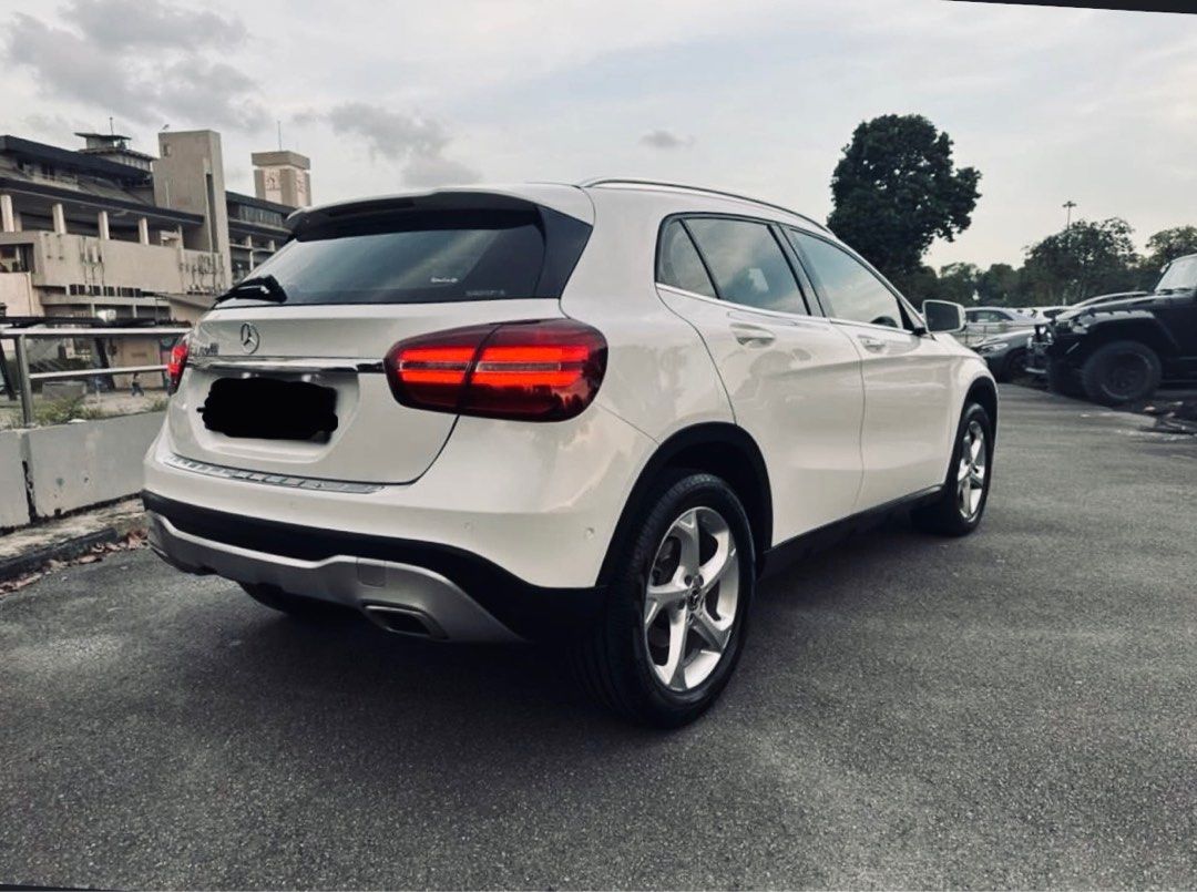 Mercedes-Benz GLA-Class GLA180 (A) (Category: Used Cars) located in Singapore. Submitted by drivegallery (Listing ID 1331646439, Image 2). Description: MONTHLY FROM $1000 Looking for a fuss-free car purchase experience? From $500 Driveaway ✅ - LOWEST Interest Rate From 2.48% - Flexible Finance Schemes - Full Loan Availability - HIGHEST Trade In Quote ☎️Contact Number Javan- 9323 2295.